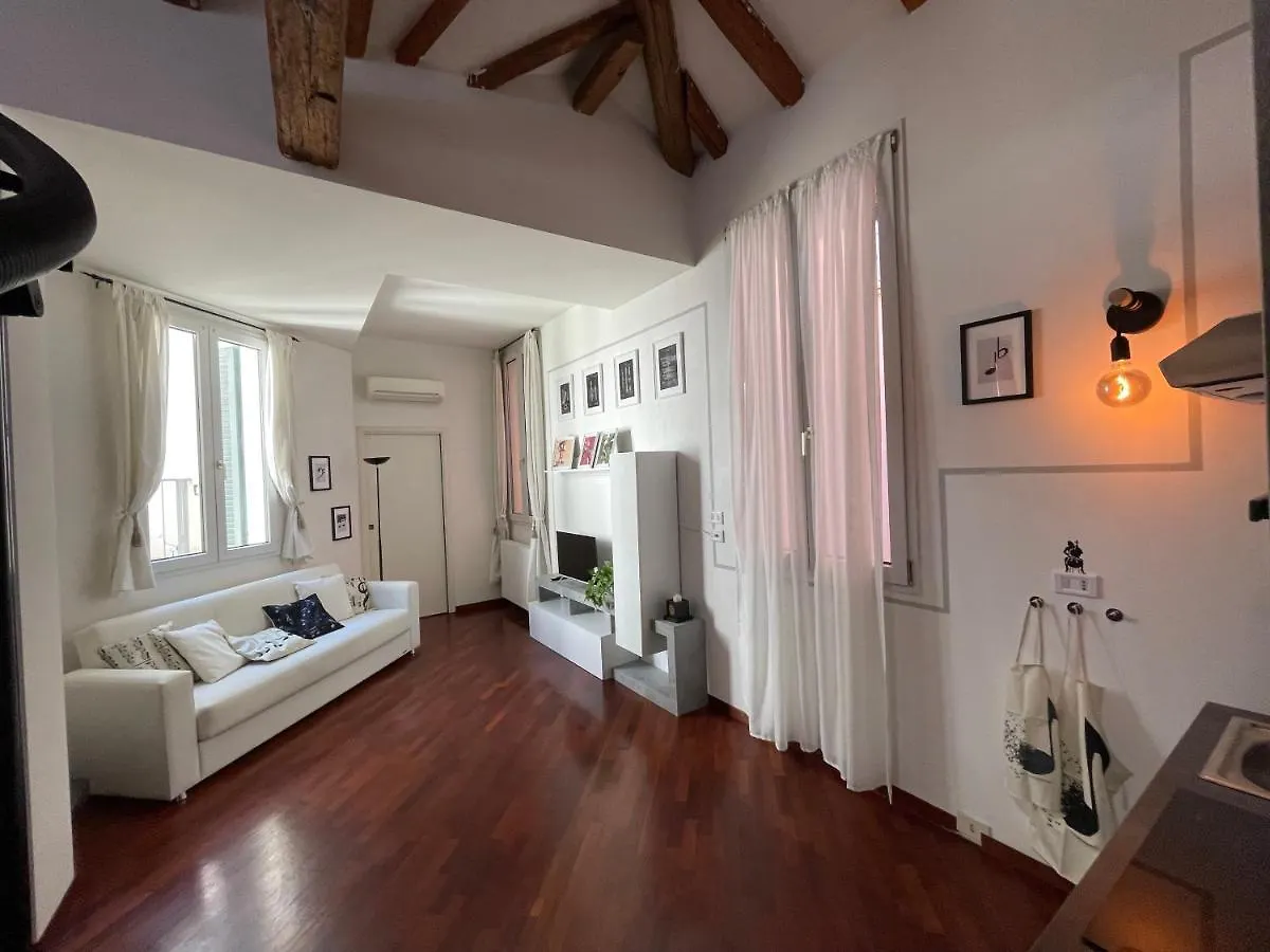 LA CHIAVE DI VIOLINO Appartamentino musicale Bologna Italia